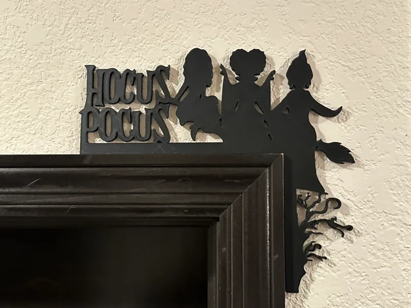 Hocus Pocus Door Corner
