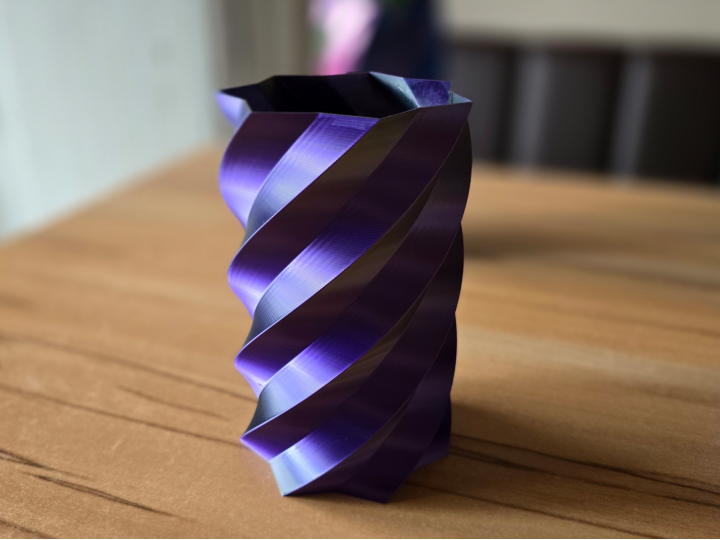 Twist Spiral Vase – Decorative Flower Vase