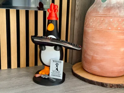 Feathers Mcgraw remote holder / ps5 /xbox /mouse