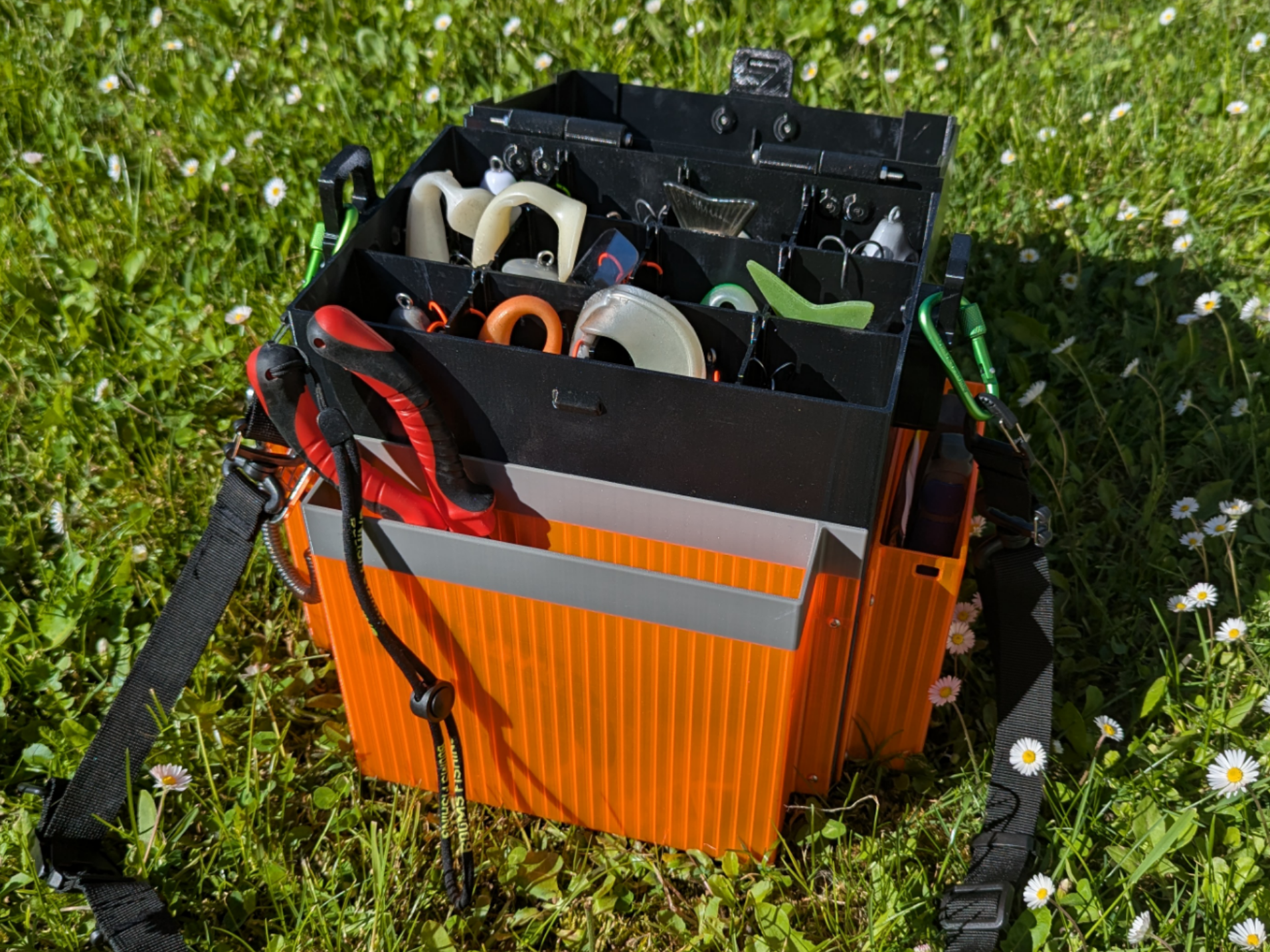 Modular shoulder bag for fishing lure