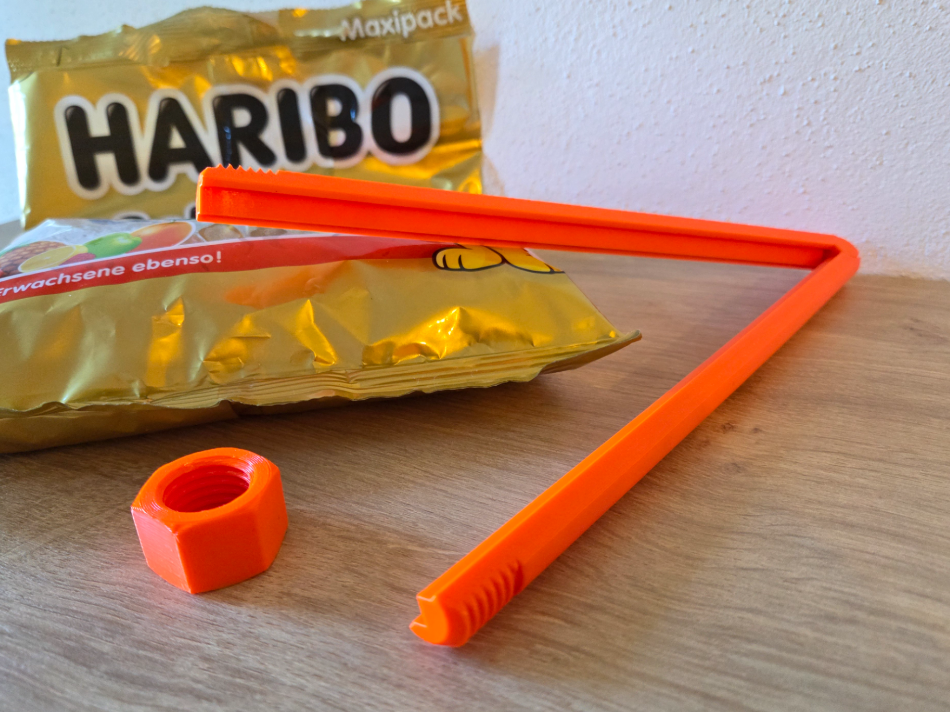 1kg Haribo Big Screwed Bag Clip with Nut