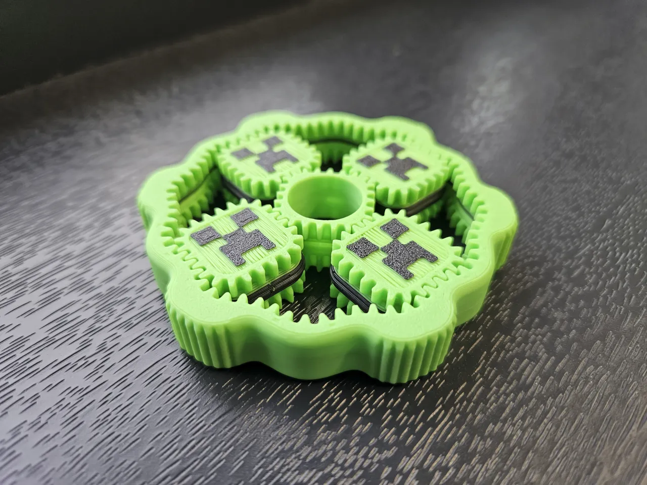 Minecraft Creeper Square Planetary Gears Spinner view 4
