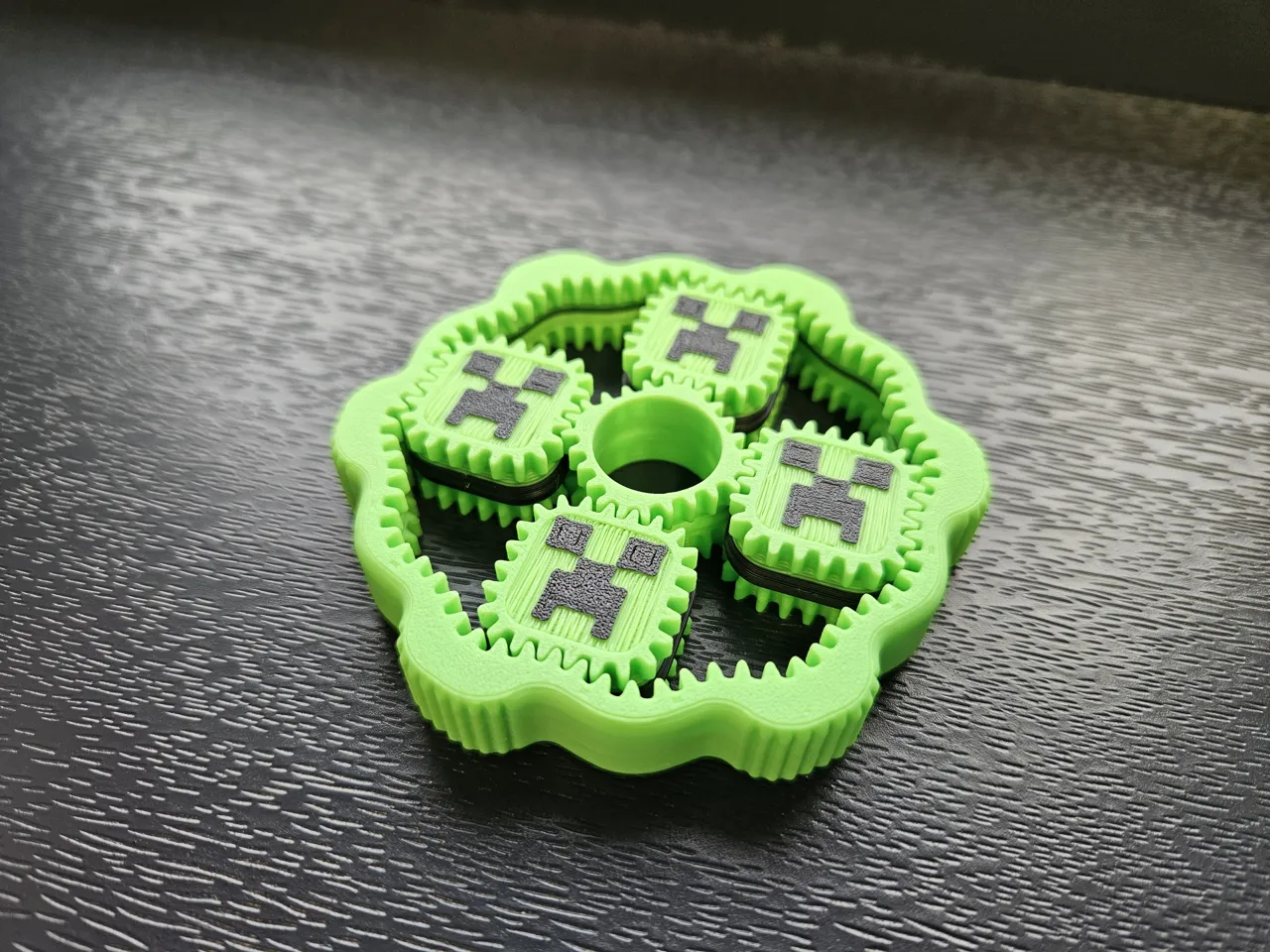 Minecraft Creeper Square Planetary Gears Spinner view 2