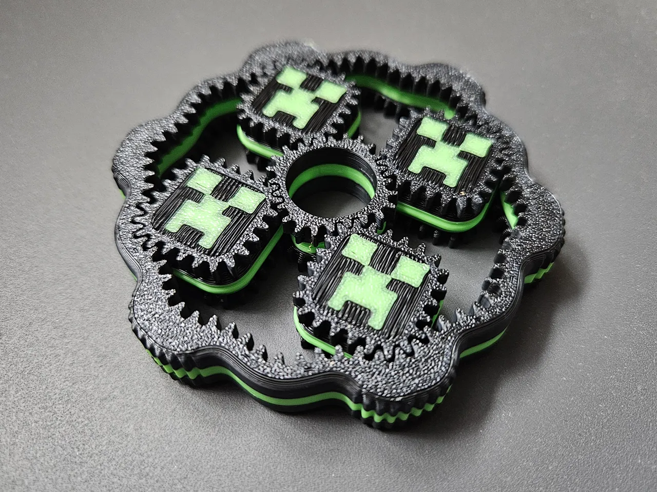 Minecraft Creeper Square Planetary Gears Spinner view 3