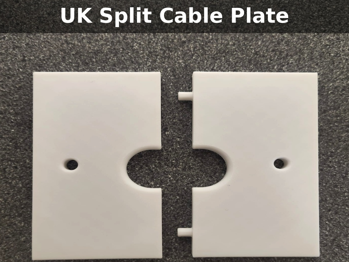 Miniatura 1 do modelo 3D UK Split Cable Pass-Through Wall Plate