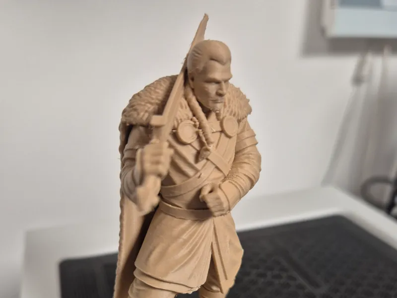Figurine de guerrier nordique avec épée 2 mains