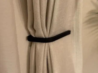 Minimal Curtain Holdback