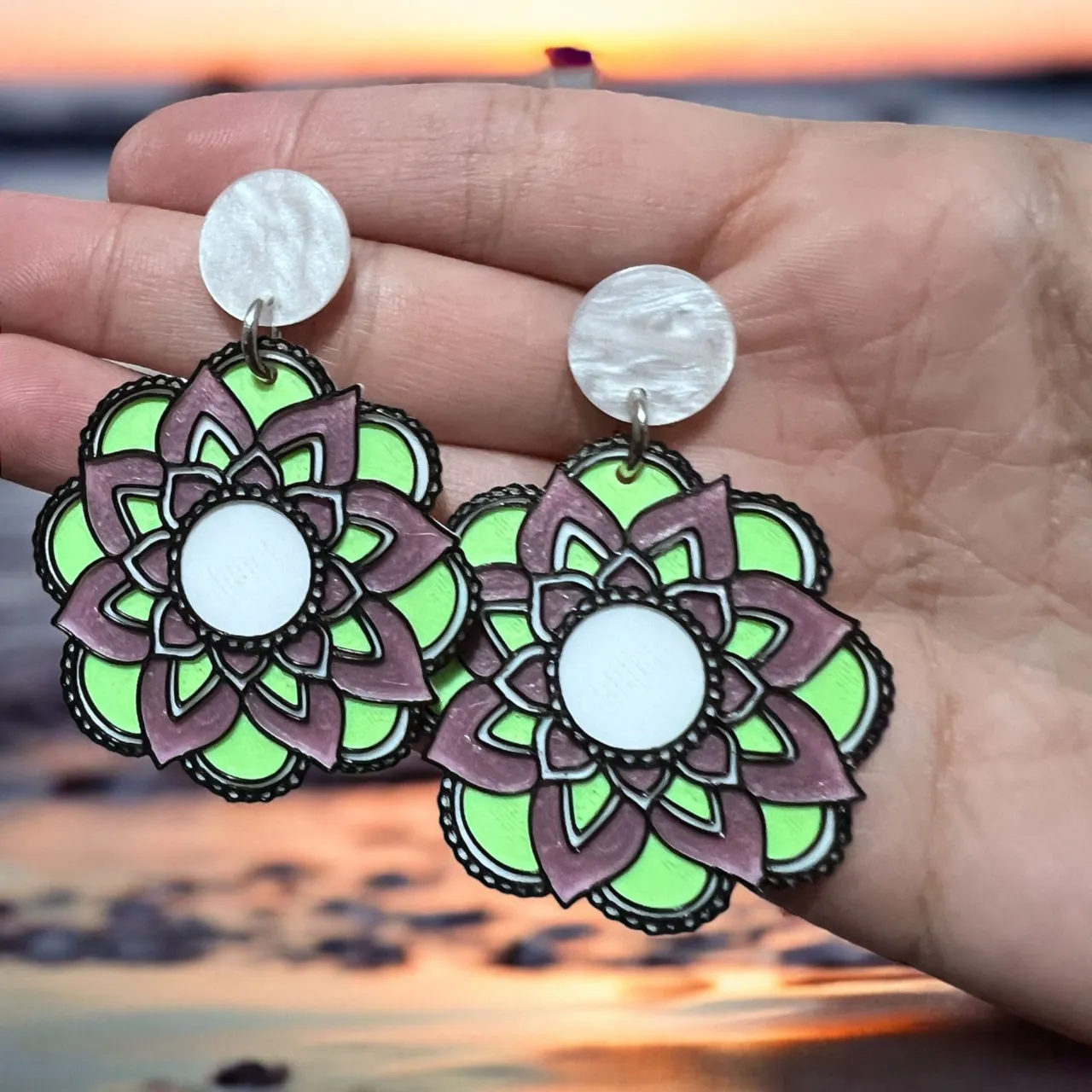 Pendientes mandala flor view 3