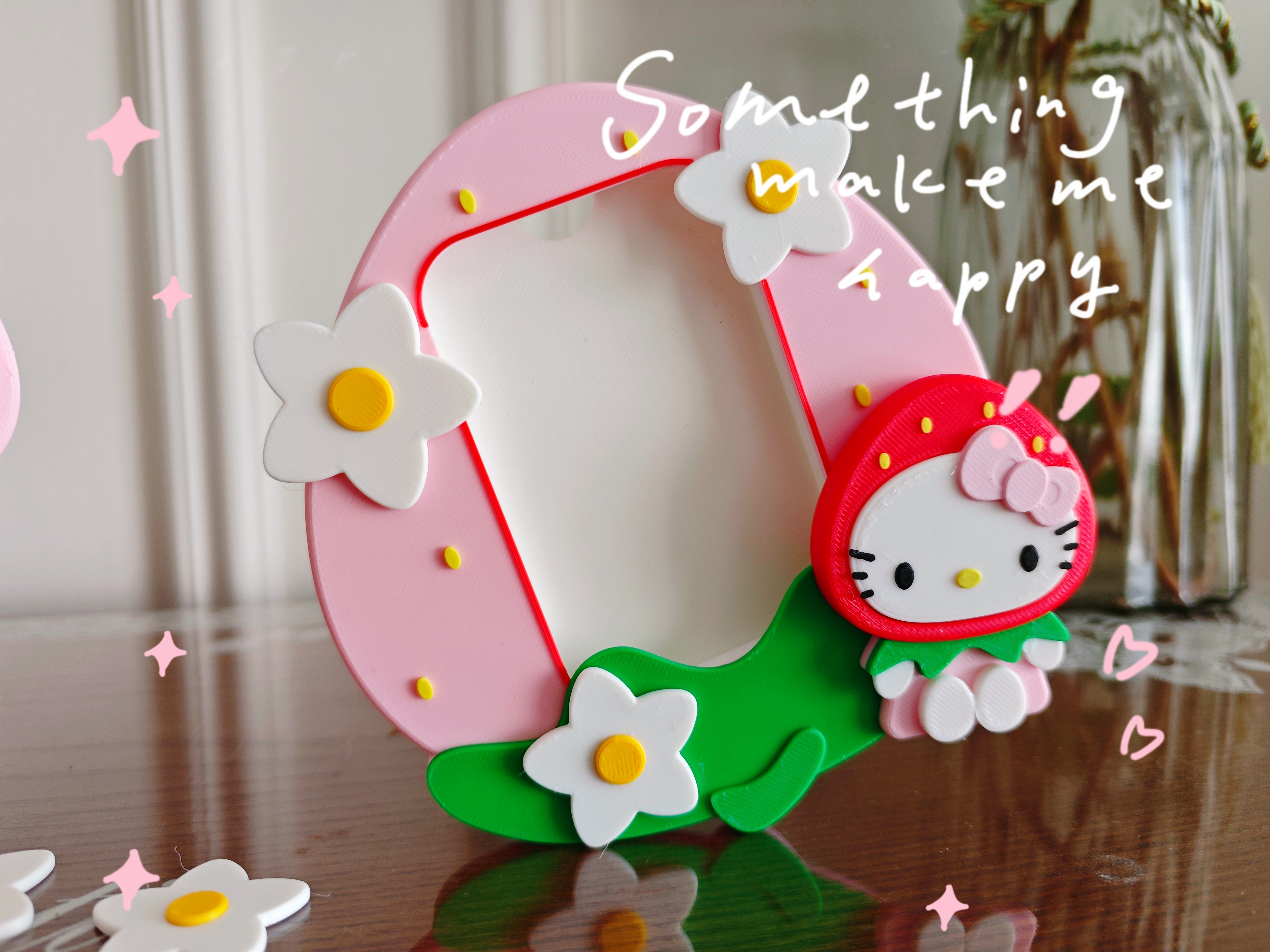 Miniatura 5 do modelo 3D 可爱草莓相框 凯蒂猫  草莓装扮Hello Kitty 比箱贴相框 多色打印 一组两款