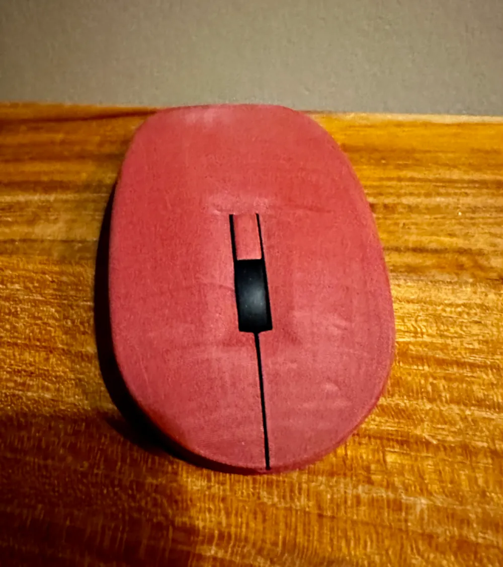 Minimalistic mouse shell for bambu lab wireless mouse by lukasglowinski
