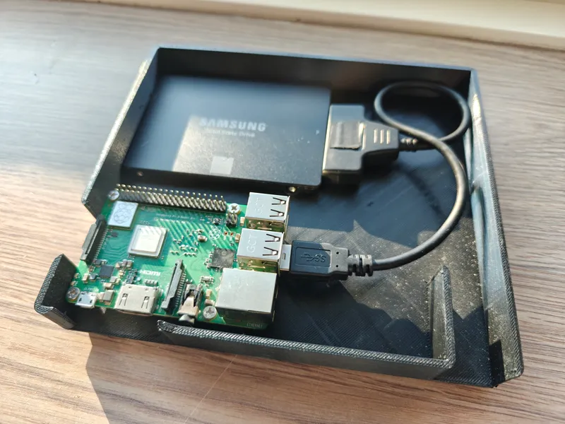 Raspberry Pi 3 and SSD box