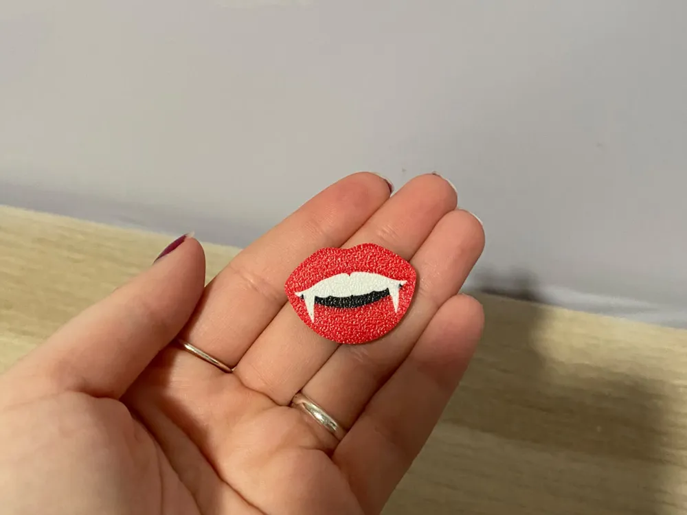 Vampire Lips Fridge Magnet - Free 3D Print Model - MakerWorld