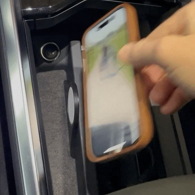 Audi e-tron MagSafe adapter