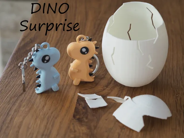 Egg with surprise (dino keychain)