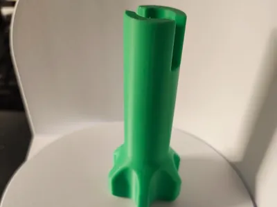 Toilet hinge seat key