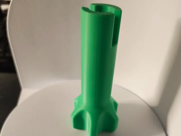 Toilet hinge seat key