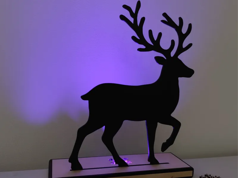 Rentier mit Schneeflocke beleuchtet Deko