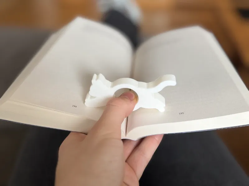 Bookpage-Holder-Cat