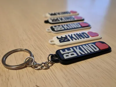 A small gift keychain "Be kind"