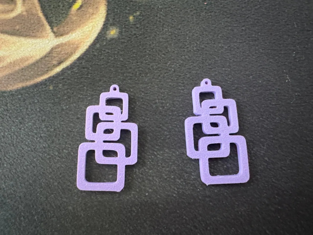 Geo-Lavender Earrings | Orecchini geometrici 3D view 4