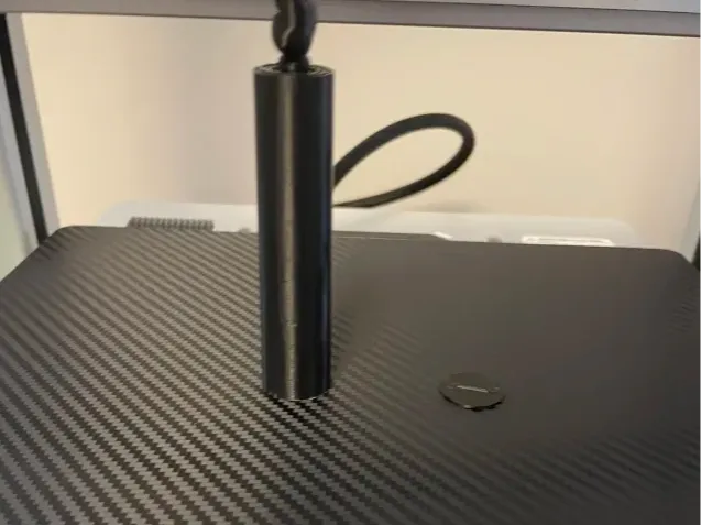 Collapsing sword, but its a pointer finger