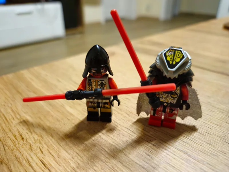 Brick Lightsaber - one-handed and two-handed