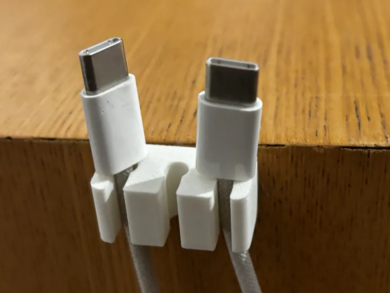 Parametric Cable Organizer / Desktop Clip 