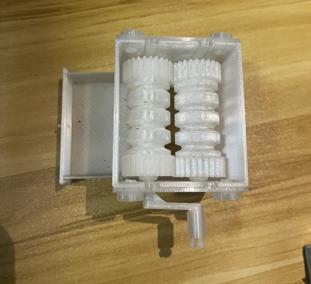 Miniatura 1 do modelo 3D 第二代手摇式瓜子开壳机
