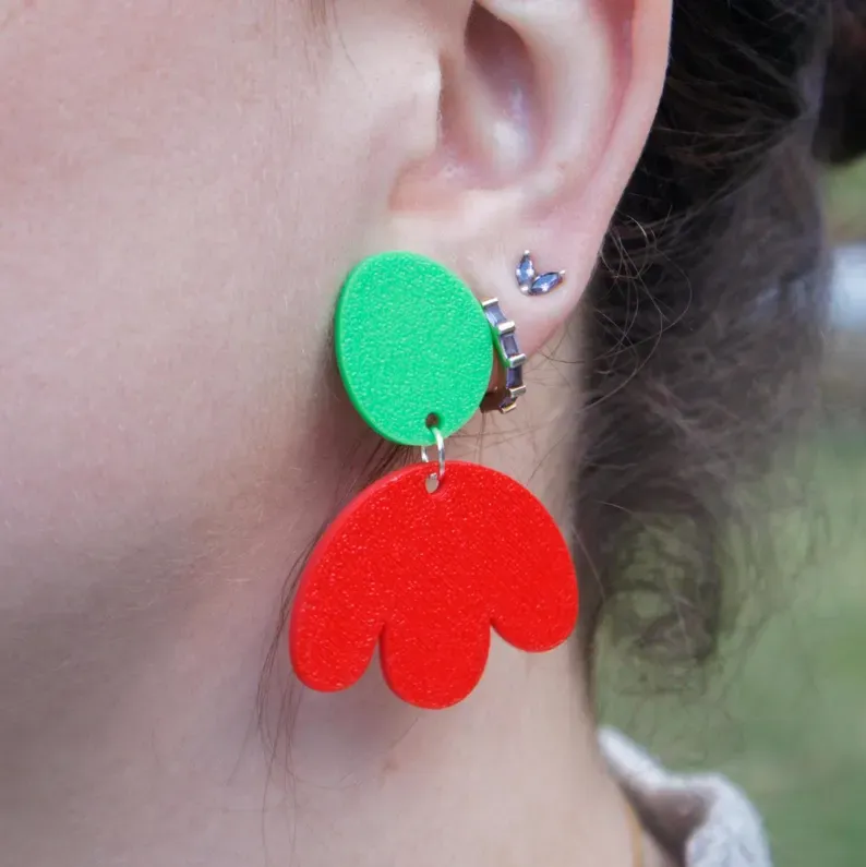 Pendientes redondeados con charm view 2