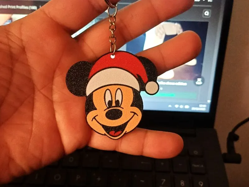 mickey christmas keychain