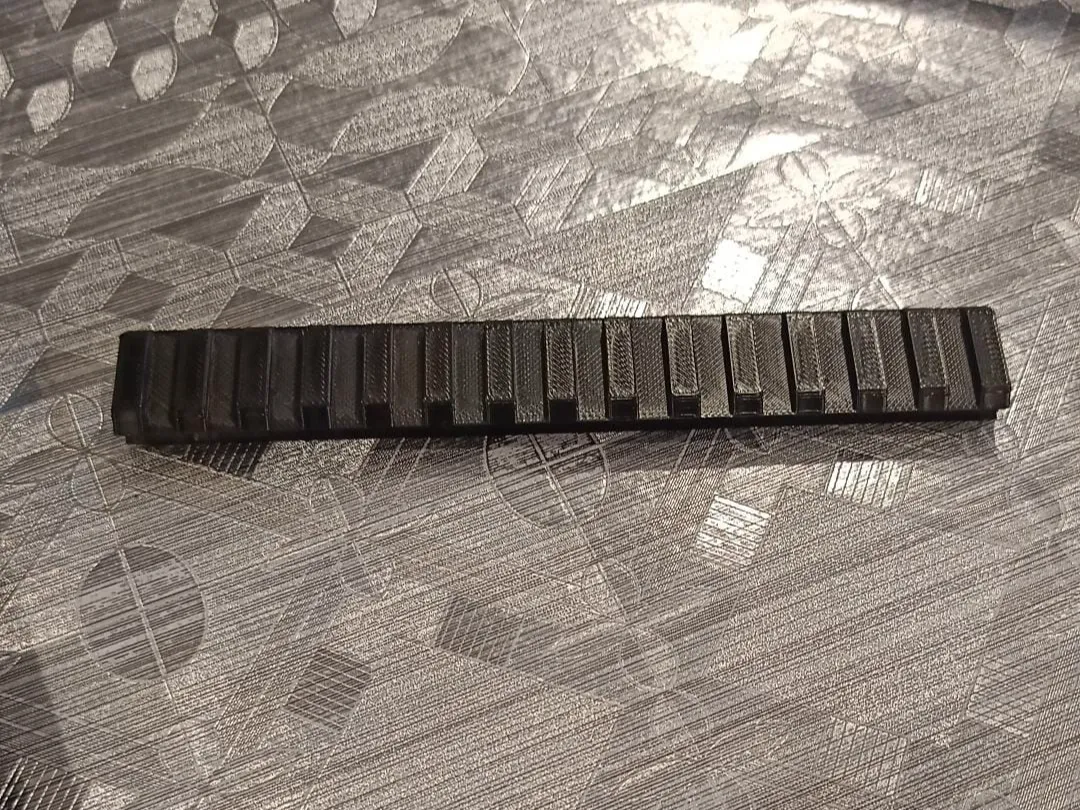 Rail universel pour répliques de fusil