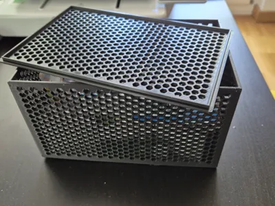 Hexagonal mesh Box with lid