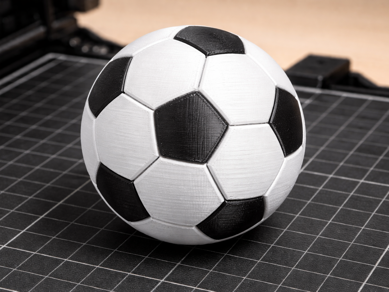 3D Druck Fußball aus PLA – Schwarz/Weiß