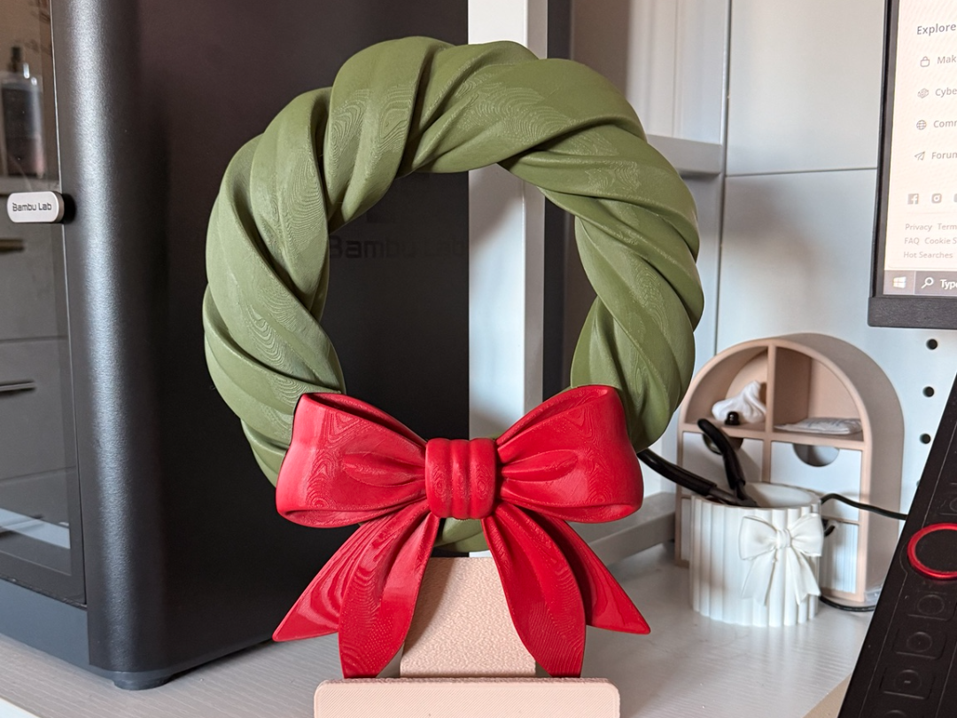 Elegant Twisted Christmas Wreath & Bow – No AMS - 1