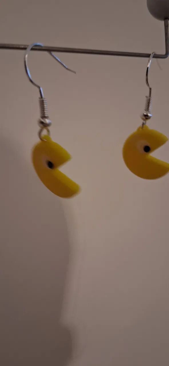 Pacman Ohrring view 2