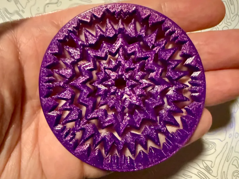 Flat spiky spinner