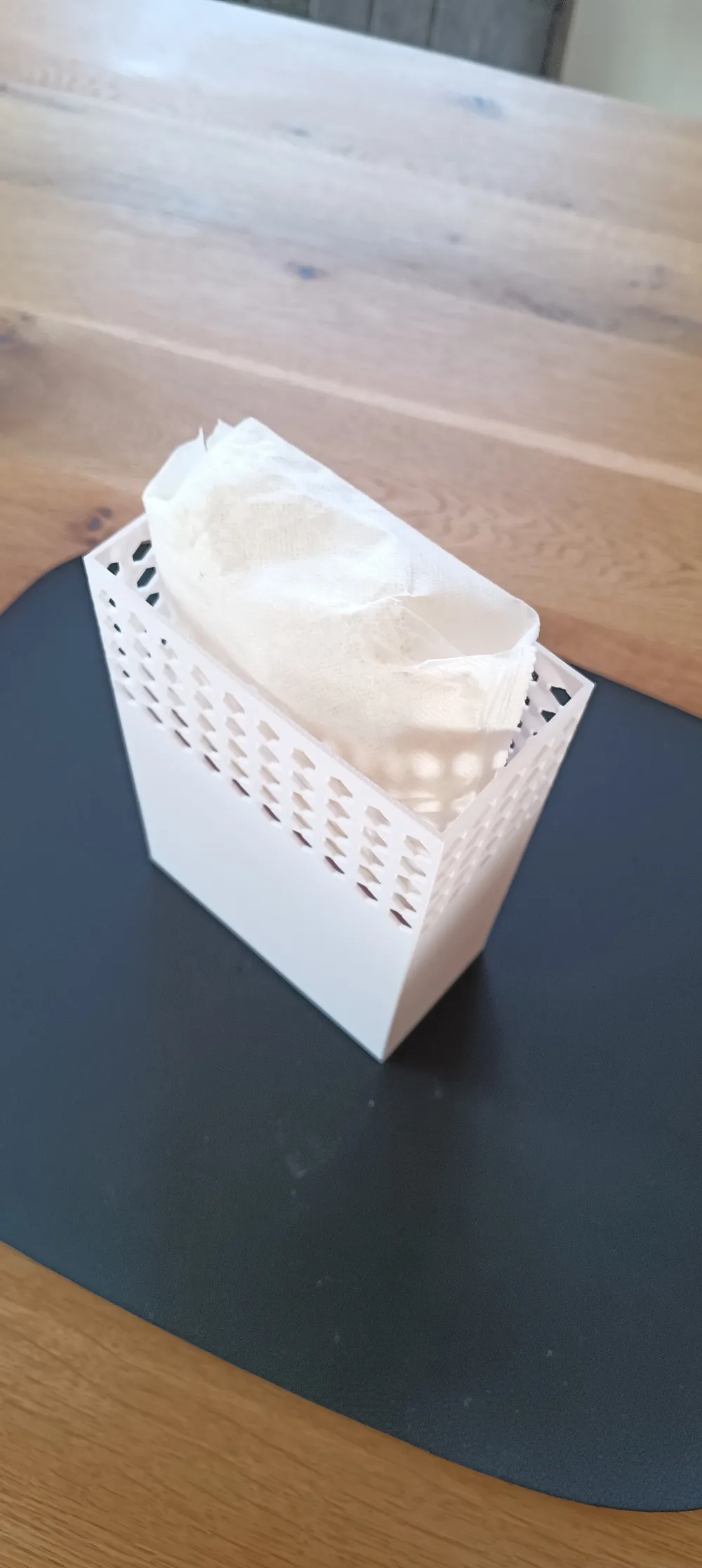 Slim Dehumidifier Box - Free 3D Print Model - MakerWorld