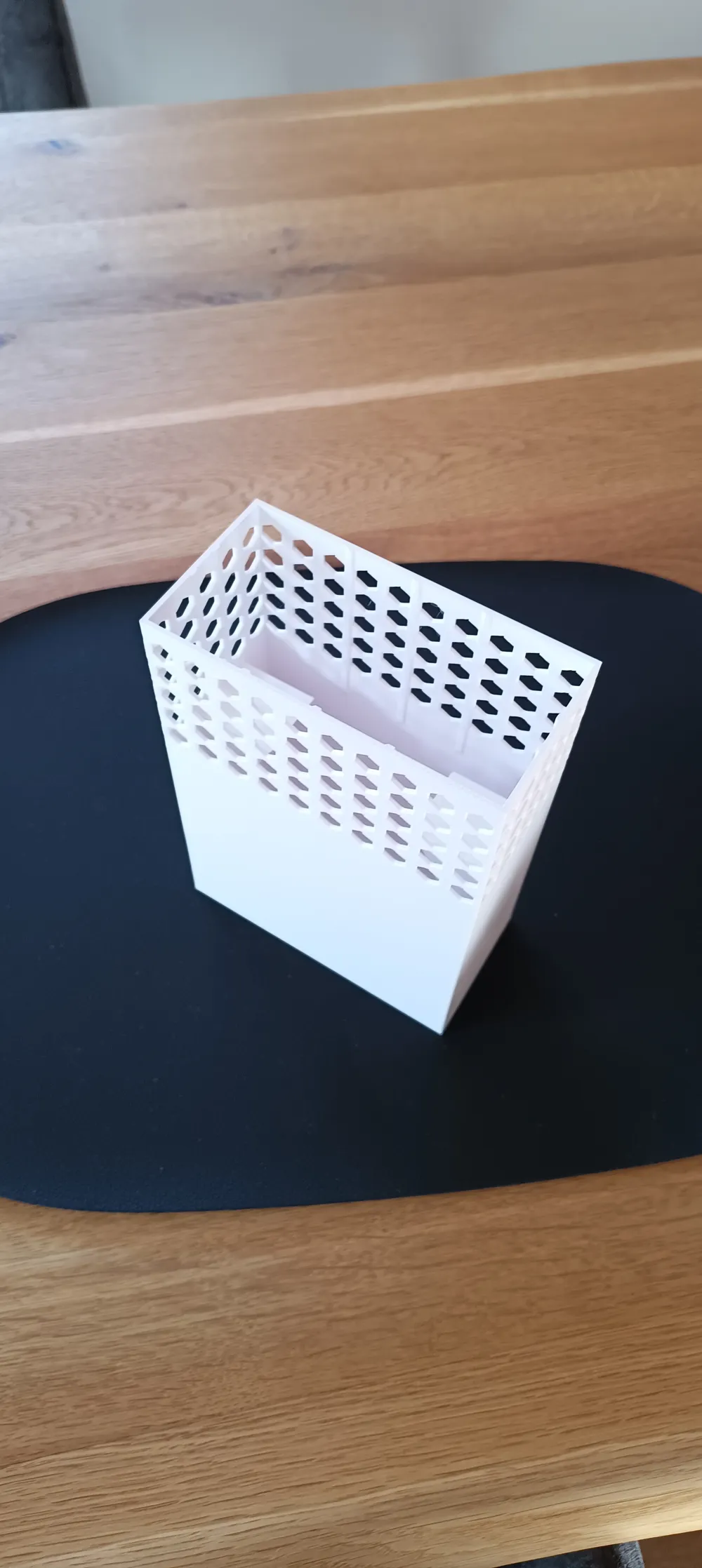 Slim Dehumidifier Box - Free 3D Print Model - MakerWorld