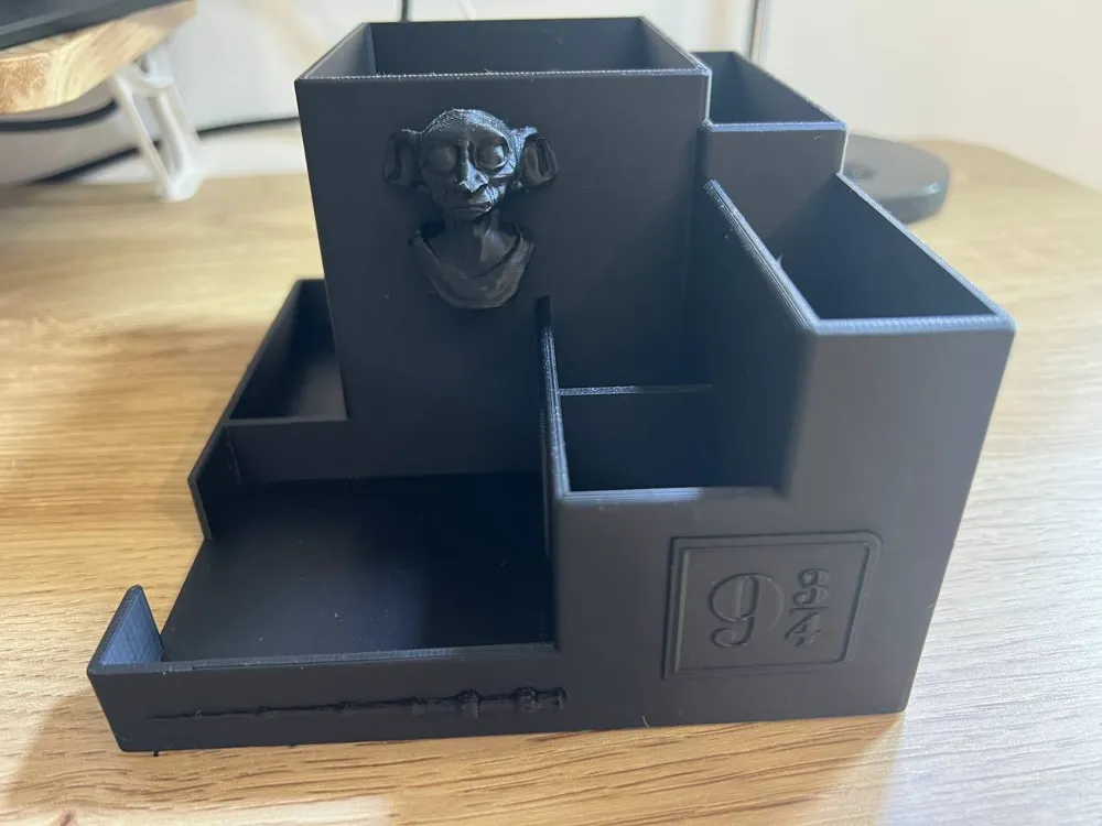 Dekorative Reduzierfigur mit Gryffindor-Zauberstab-Thema, Sammlerstück