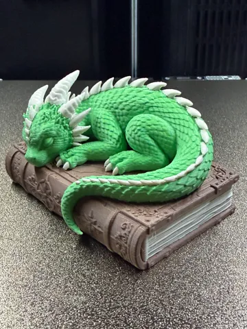 Adorno temático: Sleeping Dragon on an Book — vista de referencia 2