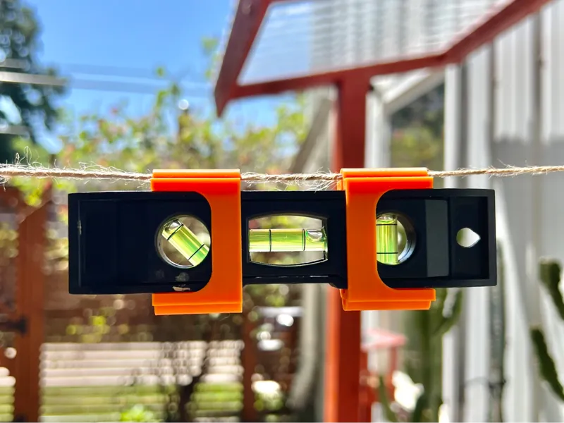 Universal String Line Adapter for Bubble Levels