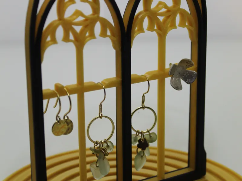 cathedral window earring holder(no ams)