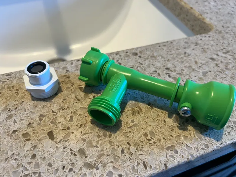 Python aquarium fill and clean adapter
