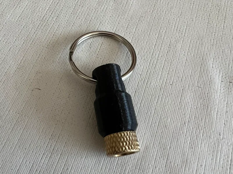 Llavero adaptador presta