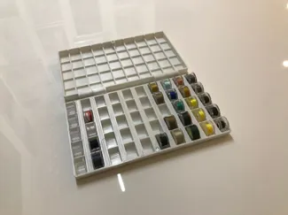 Spool holder for sewing machine