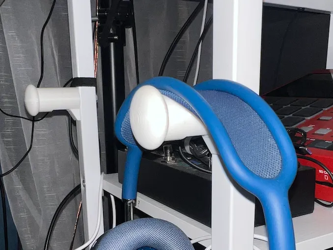 Bolt Hanger (M4-M6) (headphones and stuff hanger)