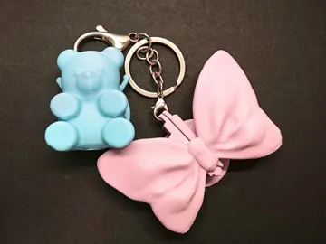 Accesorio para sujetar ligas de cabello: Personalized bear hair tie keeper keychain — vista de referencia 2
