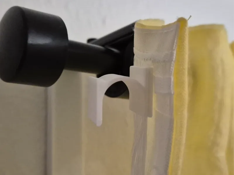 Curtain fast and easy hanger