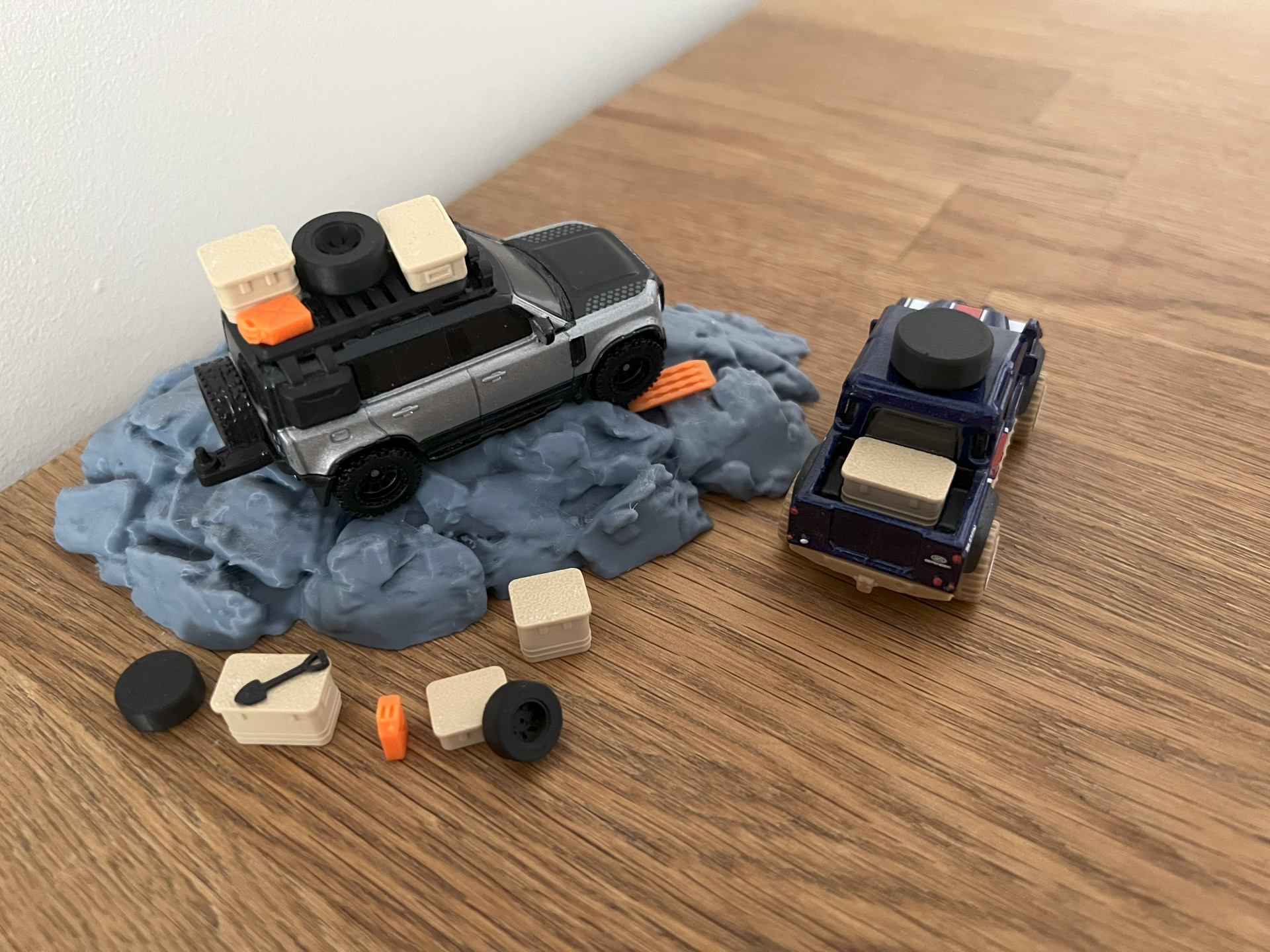 offroad equipment 1/64 scale car diorama garage