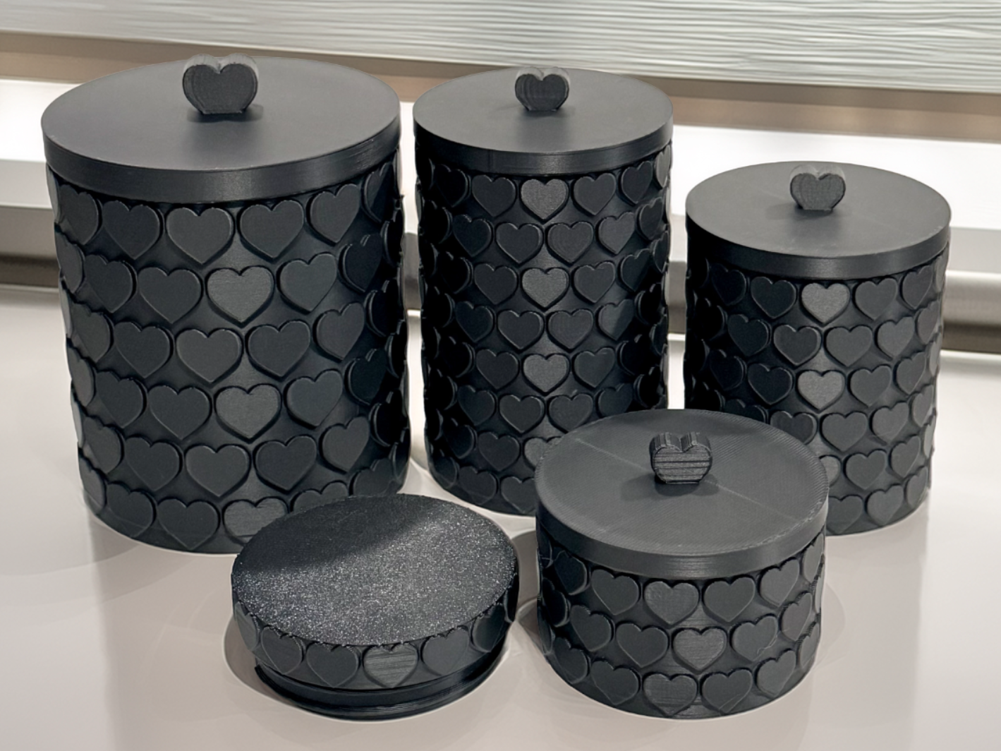 Heart Pattern Containers w Press or Screw-Top Lids